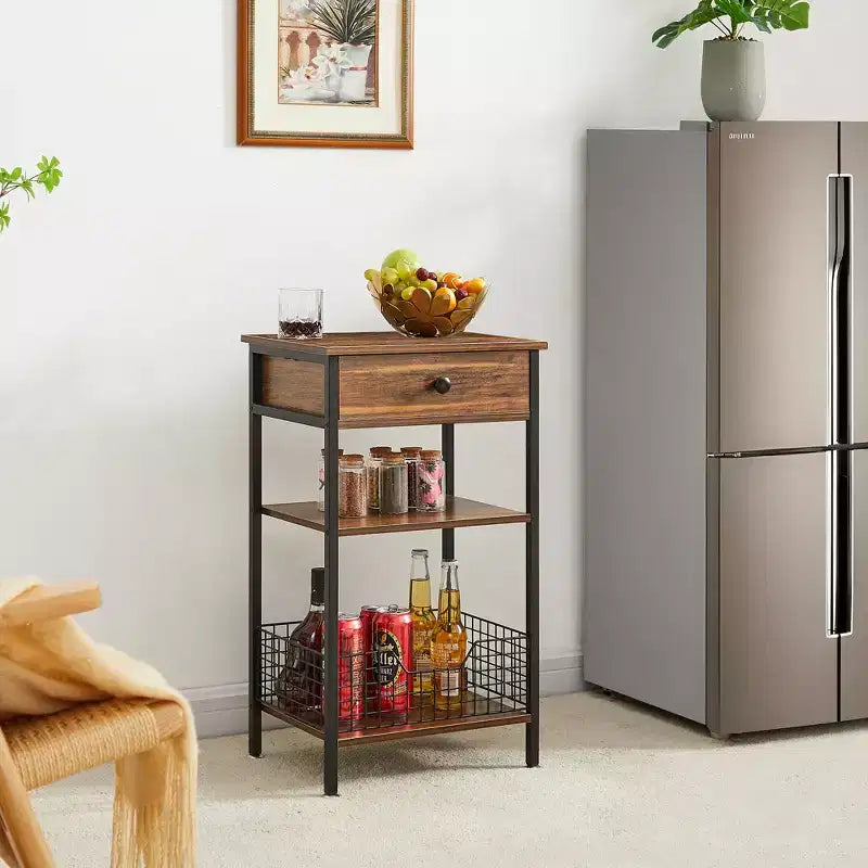 Mesa auxiliar alta, mesita de noche organizadora con estante y cesta metálica extraíble para sala de estar o dormitorio, gris/marrón