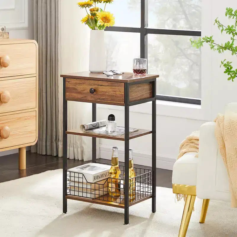 Mesa auxiliar alta, mesita de noche organizadora con estante y cesta metálica extraíble para sala de estar o dormitorio, gris/marrón