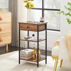 Mesa auxiliar alta, mesita de noche organizadora con estante y cesta metálica extraíble para sala de estar o dormitorio, gris/marrón