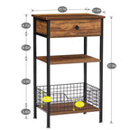 Mesa auxiliar alta, mesita de noche organizadora con estante y cesta metálica extraíble para sala de estar o dormitorio, gris/marrón