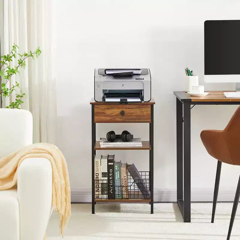 Mesa auxiliar alta, mesita de noche organizadora con estante y cesta metálica extraíble para sala de estar o dormitorio, gris/marrón