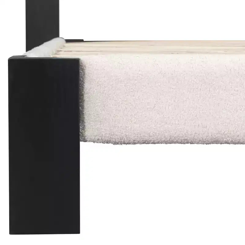 Cama tapizada en bouclé con costuras cuadradas contemporáneas