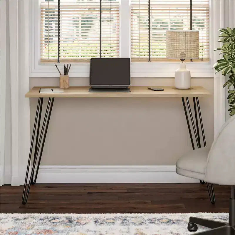 Escritorio, mesa de estudio moderna con tablero duradero de madera de ingeniería, patas metálicas tipo horquilla, estación de trabajo compacta para espacios pequeños
