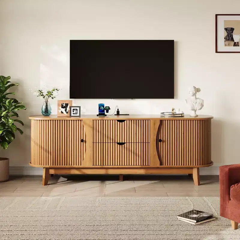 Mueble de TV Moderno de Mediados de Siglo de 63 pulgadas con Tomacorriente - Centro de Entretenimiento de Nogal con 2 Cajones y Estantes Ajustables